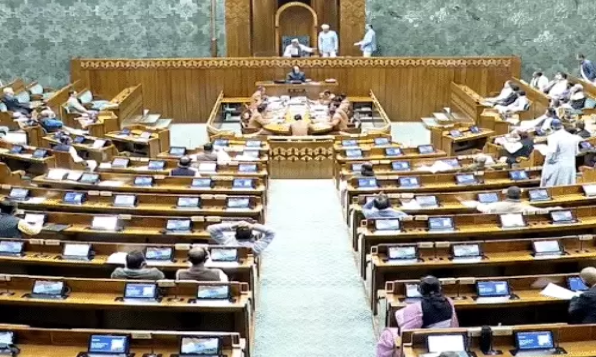 संसद में शीतकालीन सत्र का 11वां दिन: सरकार पेश करेगी एटॉमिक एनर्जी बिल, निजी कंपनियों को परमाणु क्षेत्र में काम करने का मौका