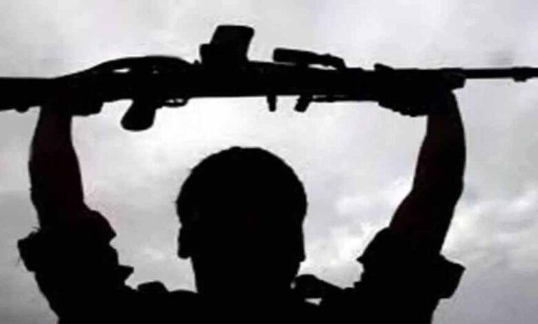 तेलंगाना DG के सामने नक्सलियों का ऐतिहासिक आत्मसमर्पण, टॉप लीडर रवि और RCRC कमांडर प्रशांत भी शामिल