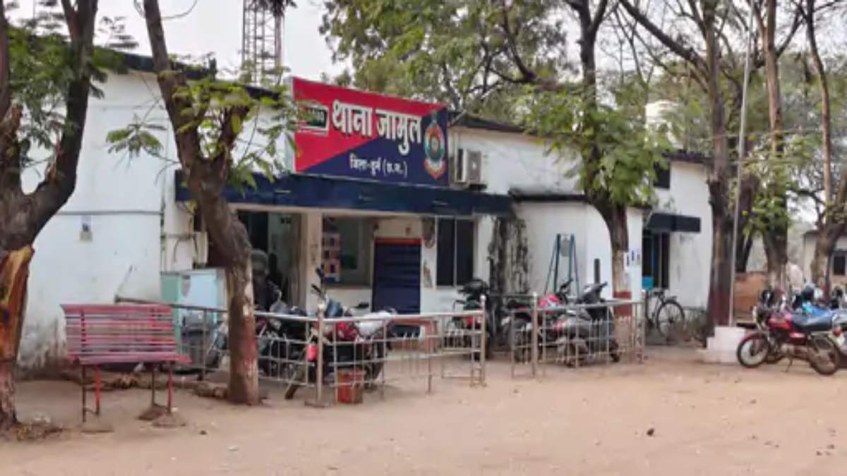 A businessman and a councilor got into a fight; both sides have filed complaints.