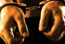 गोविंदराजस्वामी मंदिर पर नशे में चढ़ा व्यक्ति: शराब मांगी, पुलिस ने पहुंचाई तब नीचे उतरा