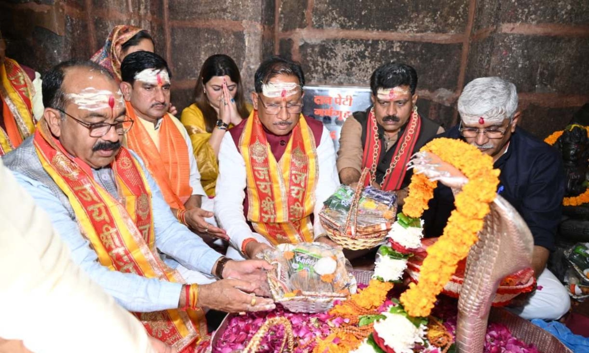 CM Sai and Minister Gajendra Singh offered prayers at Bhoramdev temple.