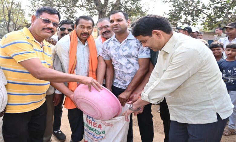 Cherchera festival: Minister Tankram Verma sought donations from house to house.