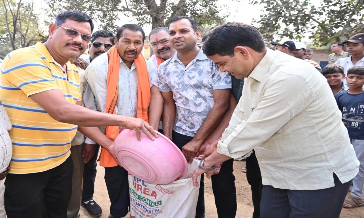 Cherchera festival: Minister Tankram Verma sought donations from house to house.