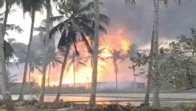 A gas leak at an oil well in Andhra Pradesh triggers a fire; 600 people evacuated, 3 villages emptied.