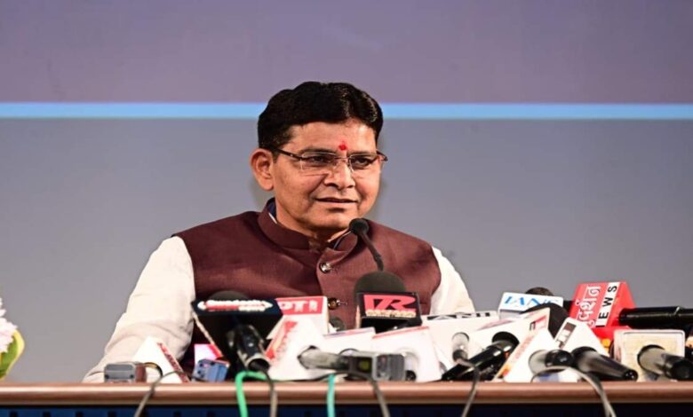 The minister highlighted the achievements of the revenue and education departments.