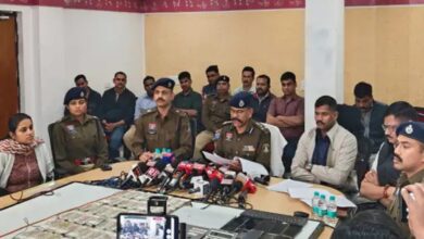 रायपुर में 50 लाख कैश के साथ 4 सटोरिए गिरफ्तार, कार में बैठकर चला रहे थे ऑनलाइन सट्टा