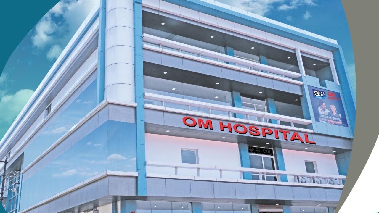 An accountant defrauded Om Hospital management of Rs 11.41 lakh.