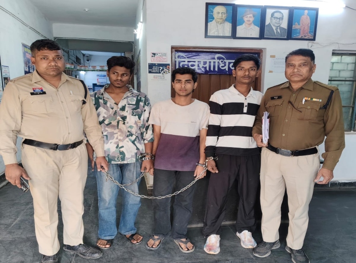 In Maudhapara, thugs stabbed a man while intoxicated; four accused arrested.