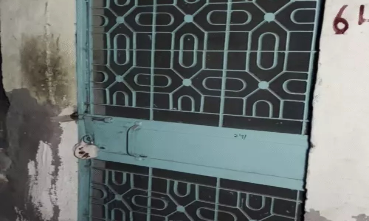 दिल्ली के 300 घर यूपी सरकार ने सील किए: मस्जिद कॉलोनी के लोग बोले– आधार-वोटर कार्ड हैं, लेकिन सामान फेंका