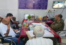 Jewelry traders alleged that the BJP district president of Dantewada called them to his house and assaulted them.