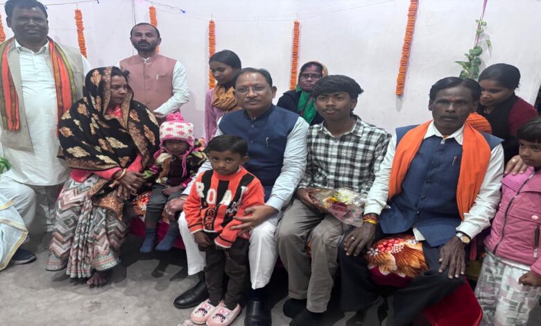 Chief Minister Sai visited the home of a beneficiary of the PM Awas Yojana (Prime Minister's Housing Scheme) to understand their real-world experience.