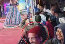 Gariaband obscene dance incident: BJP leader gives flying kiss to dancer, minister calls it 'art', Bhupesh says 'can't see the difference'.