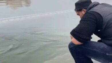 The young man who rinsed his mouth in the Golden Temple pond has apologized for the second time.