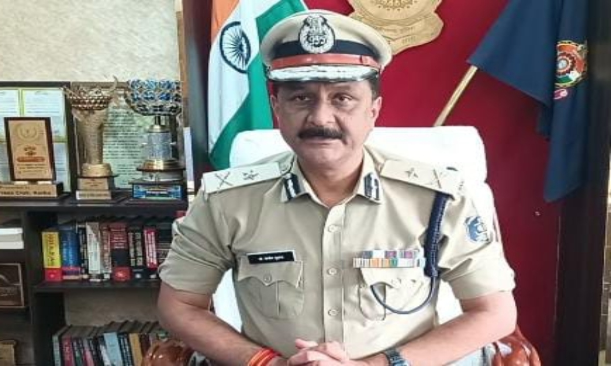 Sanjeev Shukla becomes Raipur's first Police Commissioner; 15 IPS officers transferred.