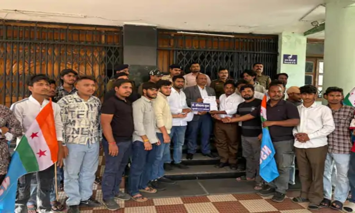 The PRSU administration appointed an RSS ideologue as the main speaker.