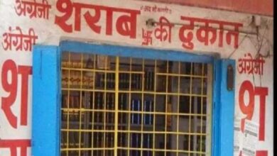 Suicide attempt at a liquor store; employee sets himself on fire.