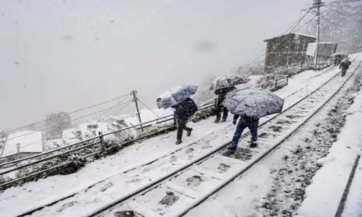 Temperatures dropped by 10° in Rajasthan, reaching minus 7°C in Mount Abu; the impact of rain and snowfall in North India is being felt.