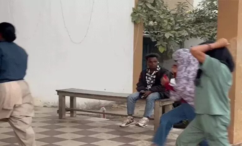 Sex racket busted in a house; 5 girls and 3 boys arrested.