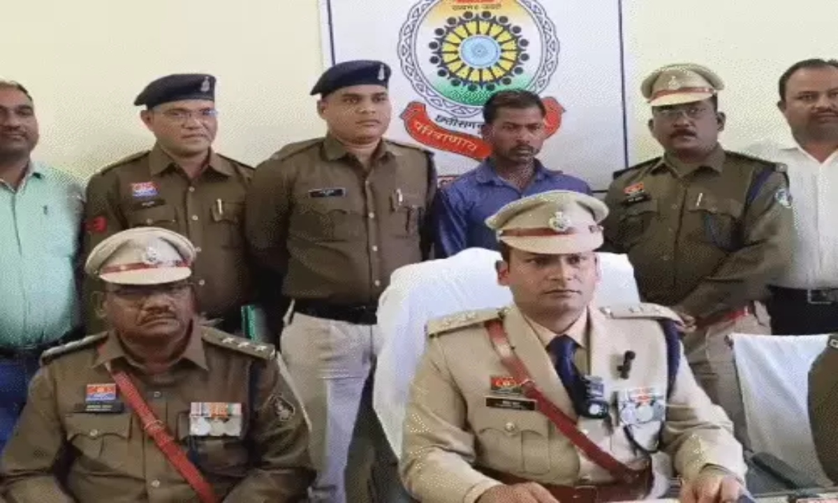 The boyfriend killed his girlfriend by crushing her with a stone.