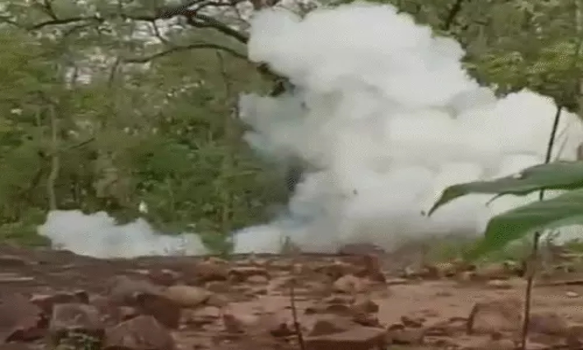 Six IED blasts on Karregutta hill... 11 soldiers injured.