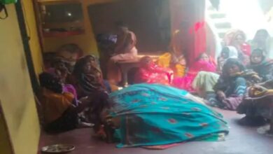 Cooks' strike in Raipur: Two women dead, protest continues for 30 days.
