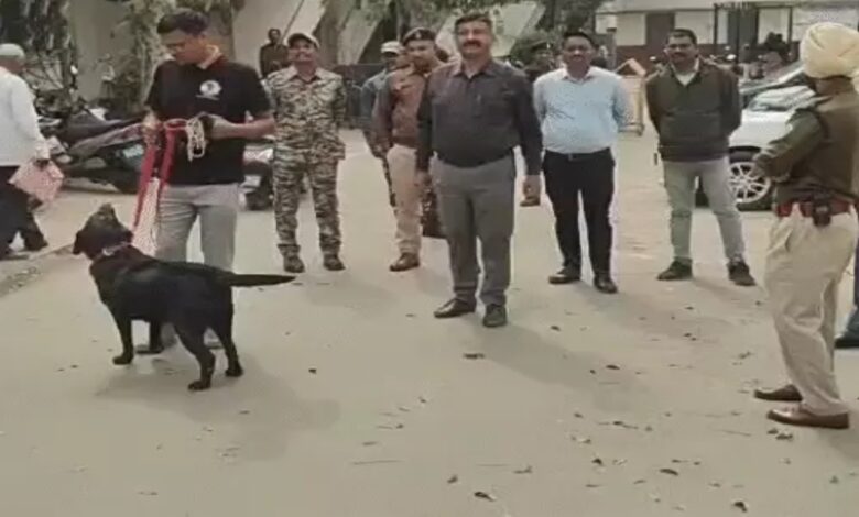 Threats received to bomb four district courts in Chhattisgarh: High alert issued in Surguja, Jagdalpur, Dhamtari, and Rajnandgaon.