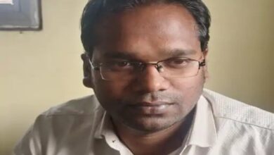 In Korba, the ACB (Anti-Corruption Bureau) arrested an assistant engineer red-handed while accepting a bribe of 50,000 rupees.