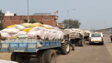 The AAP will hold a road blockade across the state today, demanding an extension of the paddy procurement deadline.