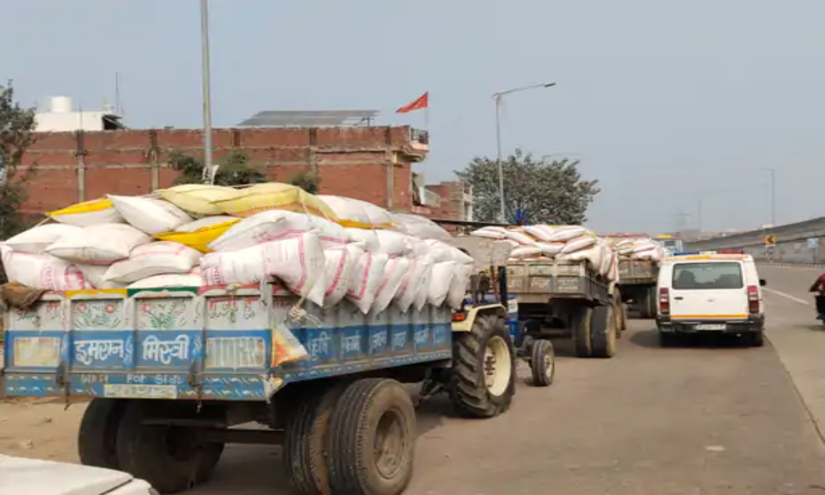 The AAP will hold a road blockade across the state today, demanding an extension of the paddy procurement deadline.