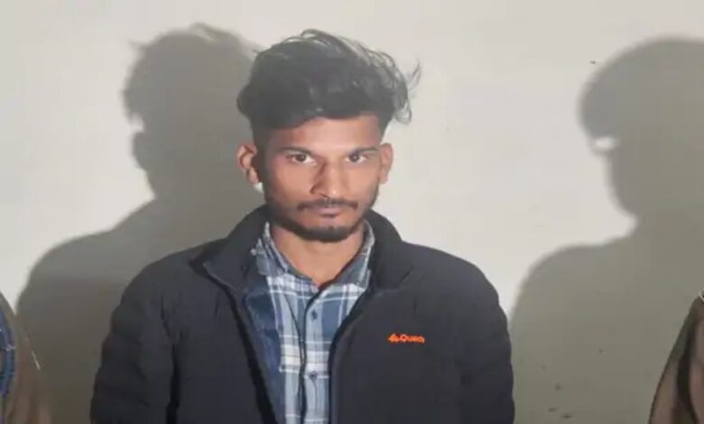 The thief who was stealing in the deserted colonies of Raipur has been caught.