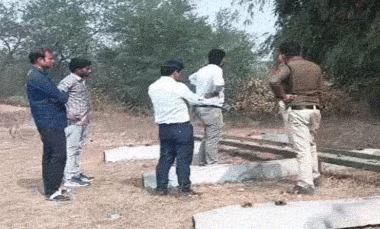 After the bridge theft in Korba, railway tracks have now been stolen: Rs 2 crore worth of iron is missing between Kusumunda and Jatga.