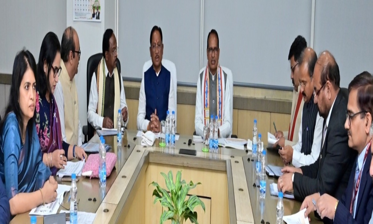 Chhattisgarh's progress in agricultural diversification, rural infrastructure, and housing construction is commendable.