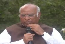 Kharge said, "Why is Modi bowing down before Trump? The situation in Venezuela is a cause for concern."