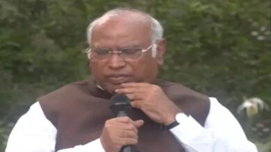 Kharge said, "Why is Modi bowing down before Trump? The situation in Venezuela is a cause for concern."