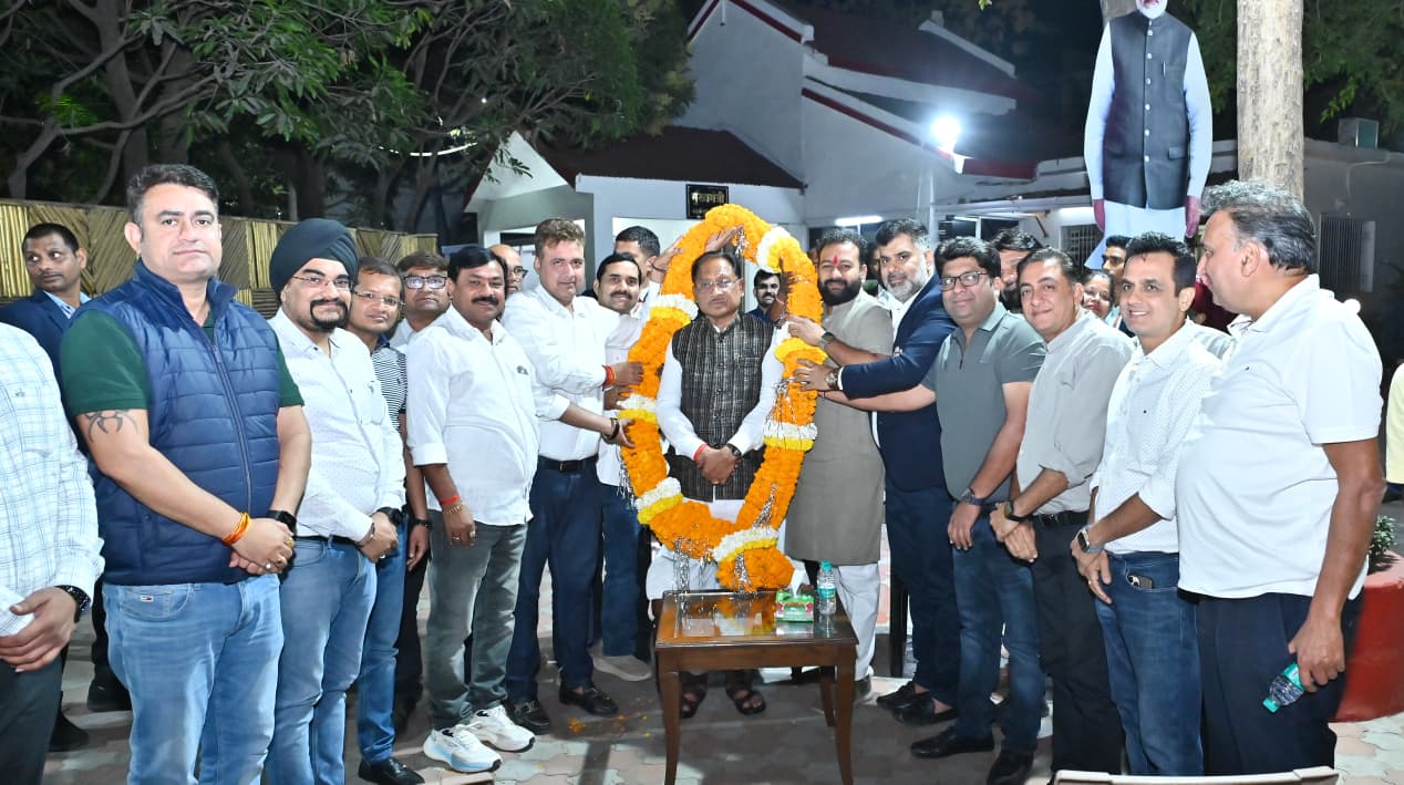 Real Estate Welfare Association meets Chief Minister