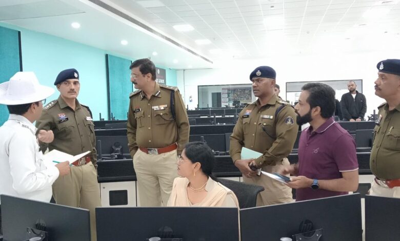 The Police Commissioner inspected the ITMS Command Center.