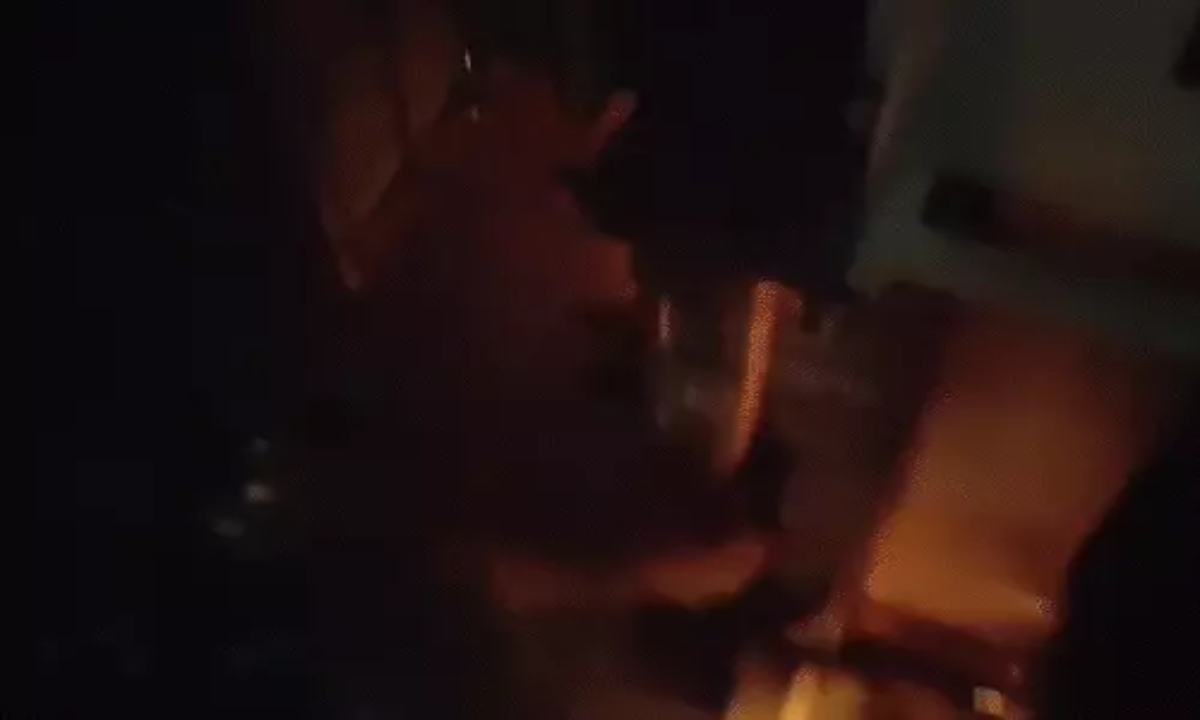 Clash between two groups in Gariaband, 10 houses set on fire.