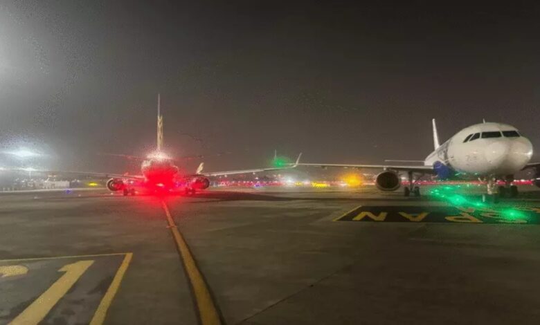 Major accident averted at the airport: Wings of two Air India and IndiGo planes collide, 200 passengers safe.