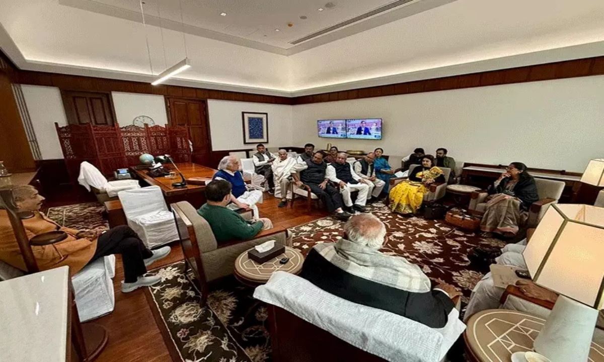 Day 7 of the budget session - Opposition parties held a meeting.