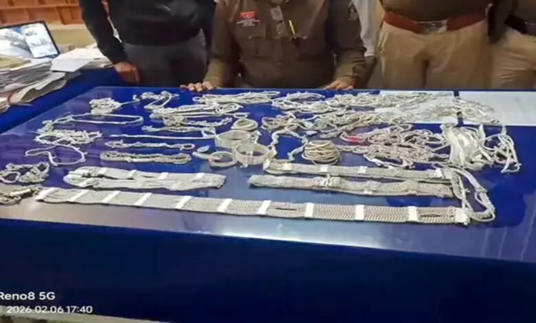 6 kg of stolen silver jewelry were found in the MCB.