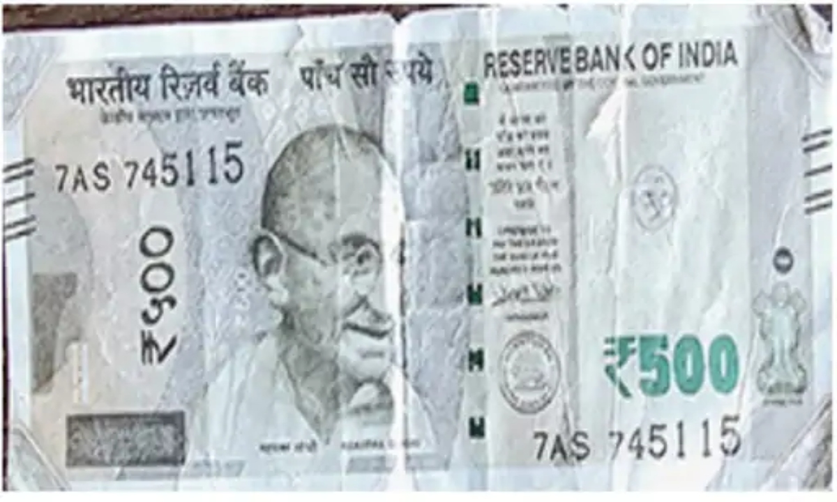 Entry of fake Rs 500 notes: Sandwich notes made using colour printers are difficult to detect.