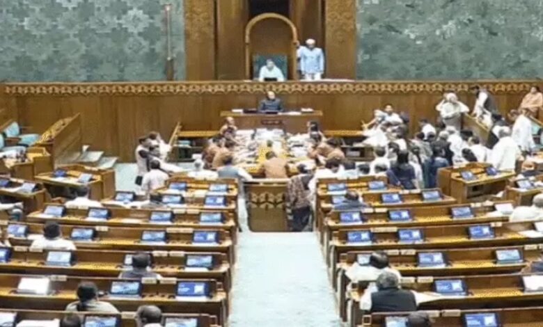 Slogans of 'Hardeep Puri resign' in Lok Sabha