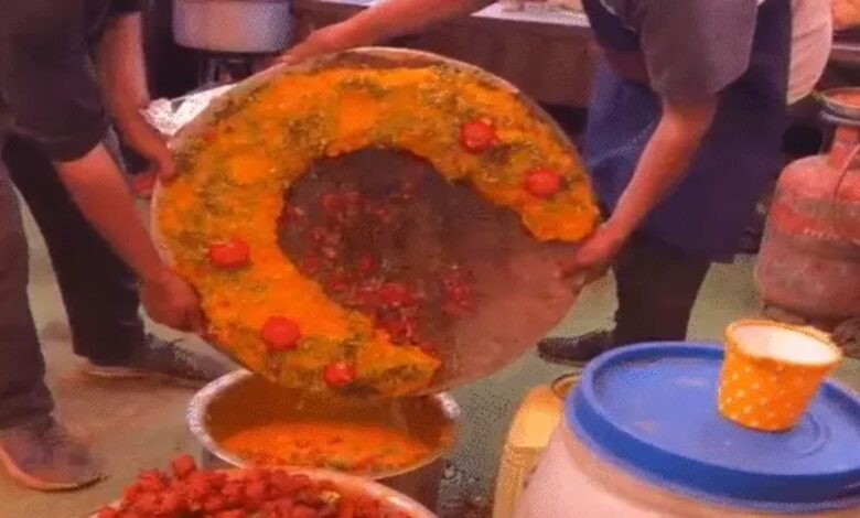 Bhaijaan Chaat vendor secretly sold 'Jai Mata Di' written on it: Controversy erupts at Mahashivratri fair