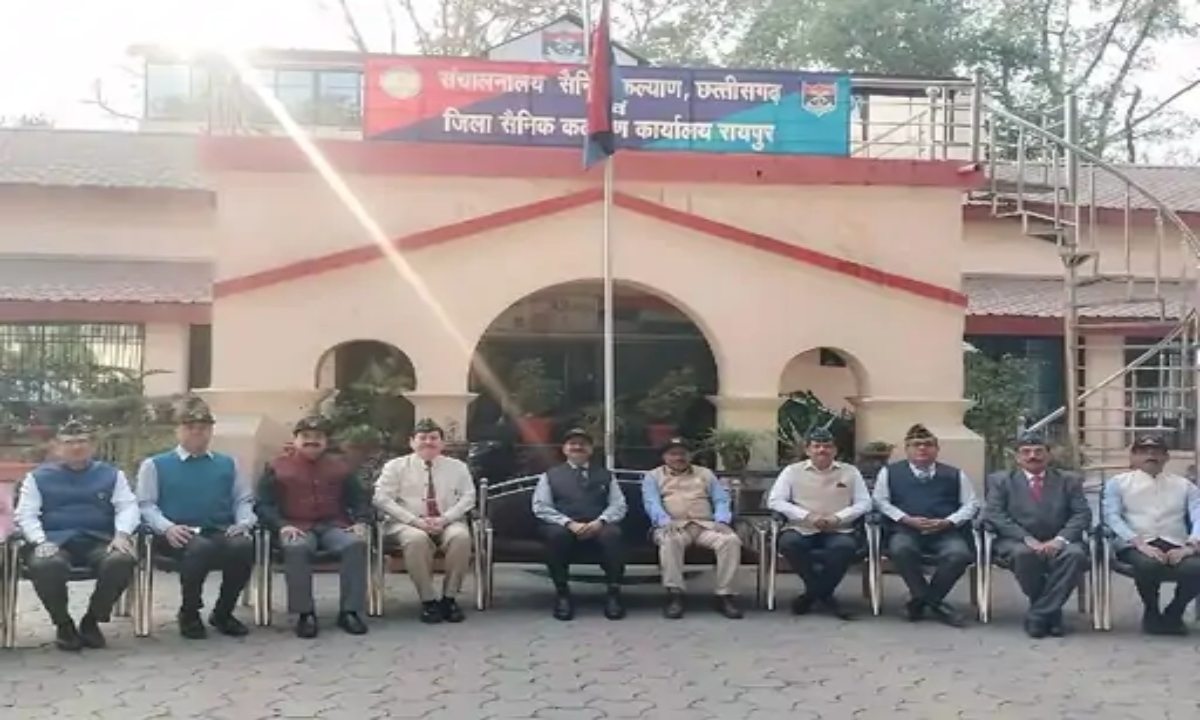 District Sainik Welfare Officers' Conclave for the first time in Raipur