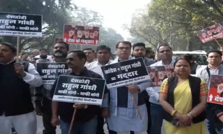 Politics heats up at AI Summit: BJP takes to streets to protest Congress protest, black flags thrown at Rahul Gandhi in Bhiwandi