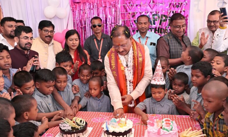 The smile on the faces of children became the biggest gift on the Chief Minister's birthday.