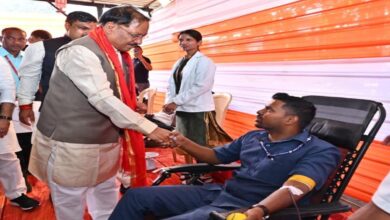 Message of service on birthday: Chief Minister inaugurated blood donation camp