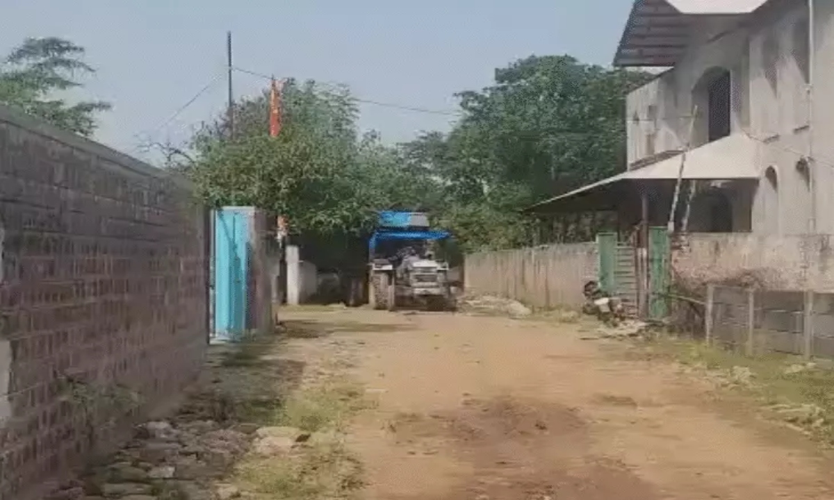 Illegal construction in the capital's Bada Talab