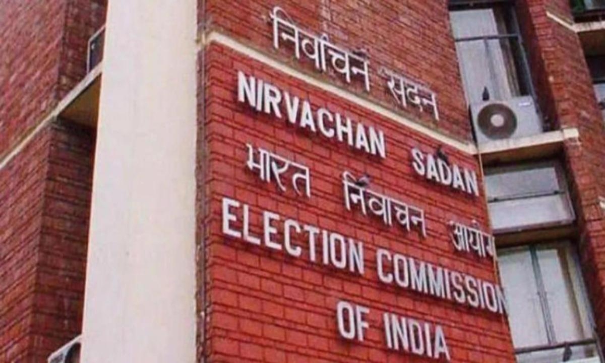 Election Commission Takes Major Action: 73 Returning Officers Transferred in Bengal