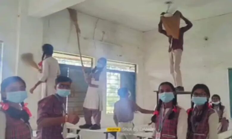 Chief Minister made RTE students work as labourers in DAV school: